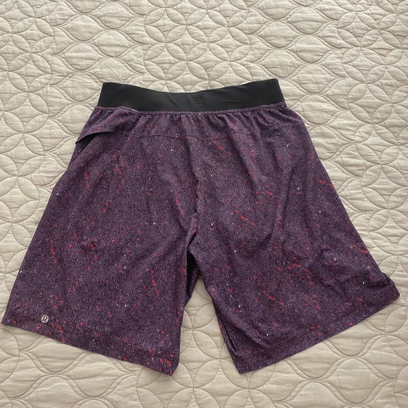 Men’s lululemon shorts - Picture 2 of 2